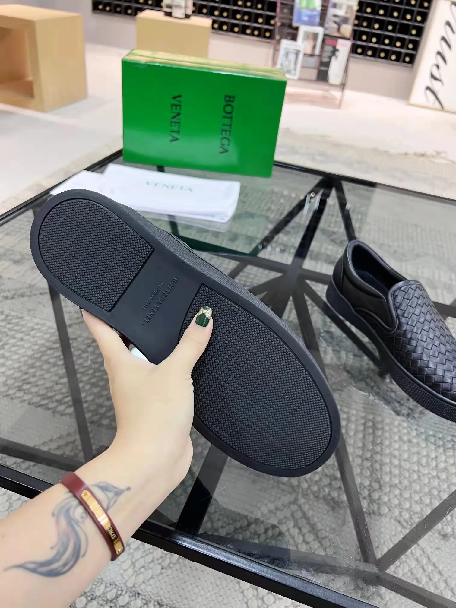 Men's men's shoes 💰420 [New style] 🎍🎍⚠️BOTTEGA VENETA) BV fashionable and casual classic, classic on sale ⬆️⬆️! (High quality) only better than genuine products from counters! Top handcrafted woven decoration [strong]💯💯 Breathable mesh lining plus mixed sheepskin and original latex feet! Genuine rubber anti-slip outsole! ! Super comfortable! Welcome to compare the authentic products at the counter! 38 to 44 (45 can be customized